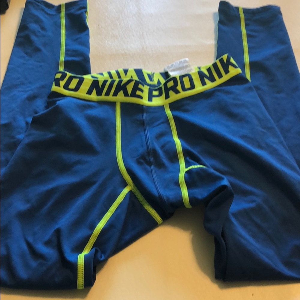 Nike pro